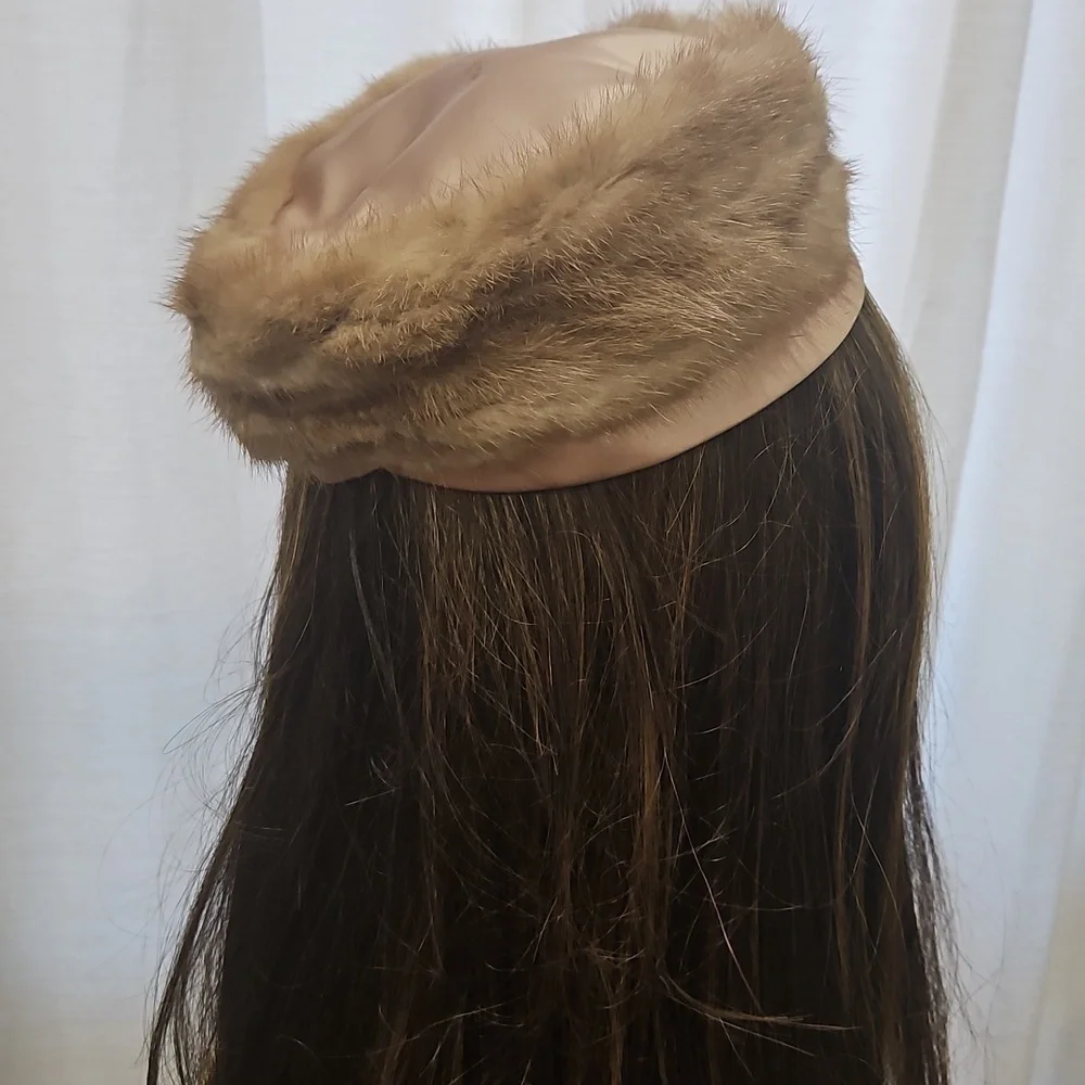 VINTAGE MINK FUR TAUPE AND MUTED BLUSH‎ MINK PILL BOX HAT - Picture 5 of 11